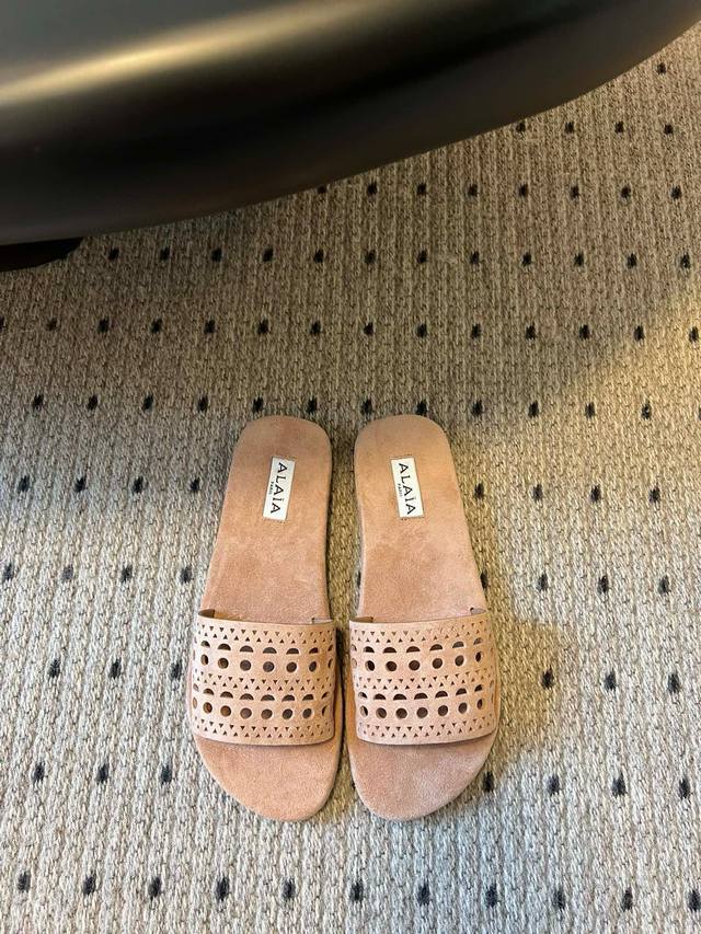 Alai* 25S Spring/Summer New Arrival Perforated Geometric Flower Pattern Flat Bre