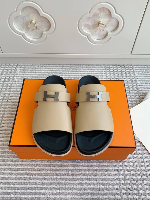 Women's And Men's Herm
