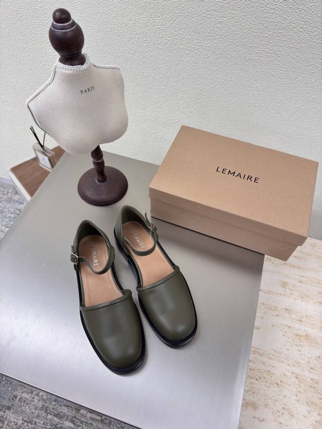 Flat, Calf Leather, Saddle Strap, Closed-Toe Sandals Lemaire, A Designer Brand F