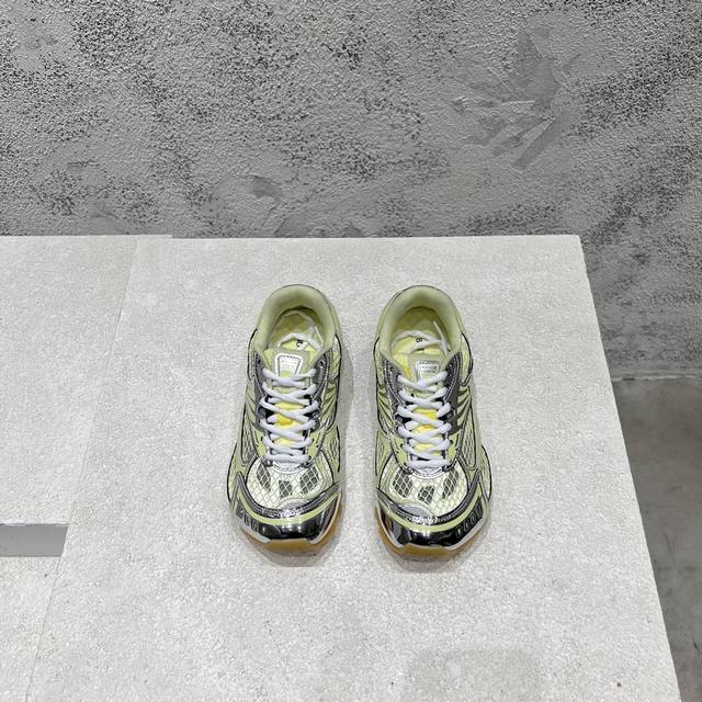 Bottega Venet* Bottega Veneta's Latest Orbit Series, A Couple's Style, Retro Mes