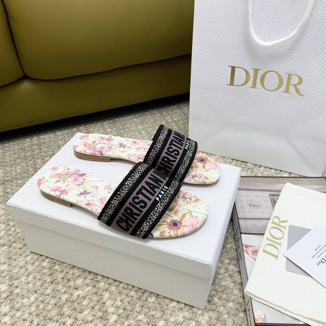 Flat Dio*Cd Di Jia Spring/Summer Bestseller Embroidered Round Heel Sandals Serie
