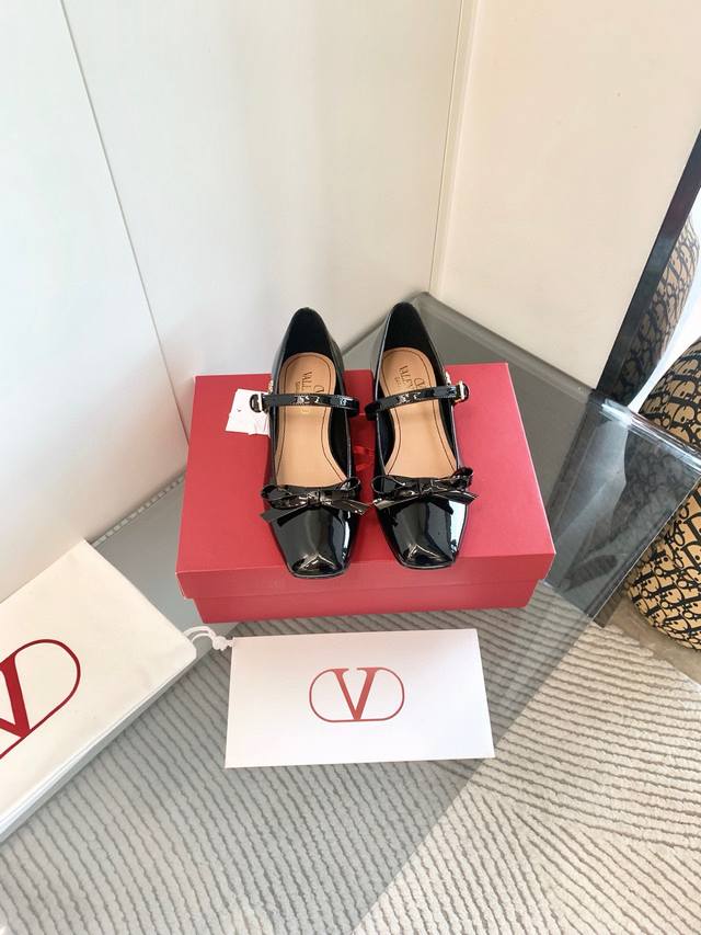 Purchase Version Valentino 2025 Ss New Butterfly Bow Mary Jane Pumps. The Butter