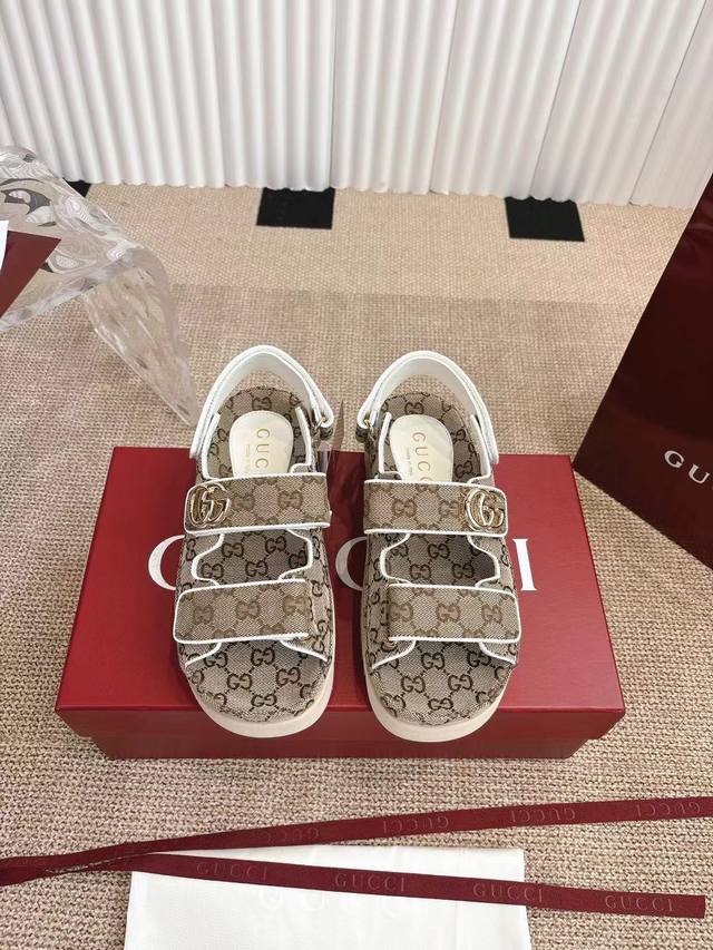 Gucci Gucci Cool Sandals 25Ss Spring/Summer New Arrival, This Flat Sandal Featur