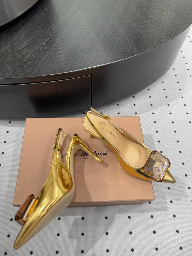 New Arrival Upper: Mirror Finish Lining: Sheepskin Outsole: Genuine Leather Sole