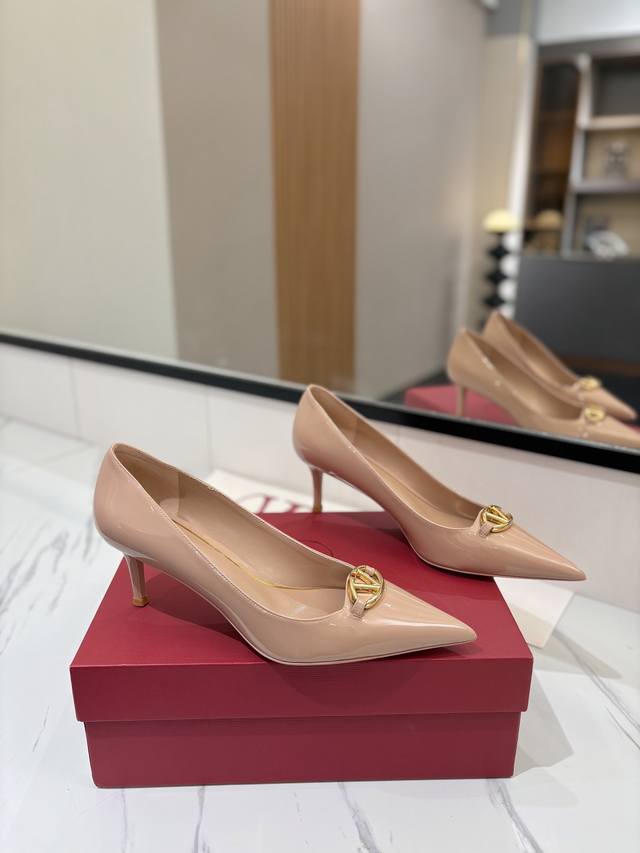 Factory Price: Valentino Valentino's Hottest New Arrival High-Heel Single Shoes