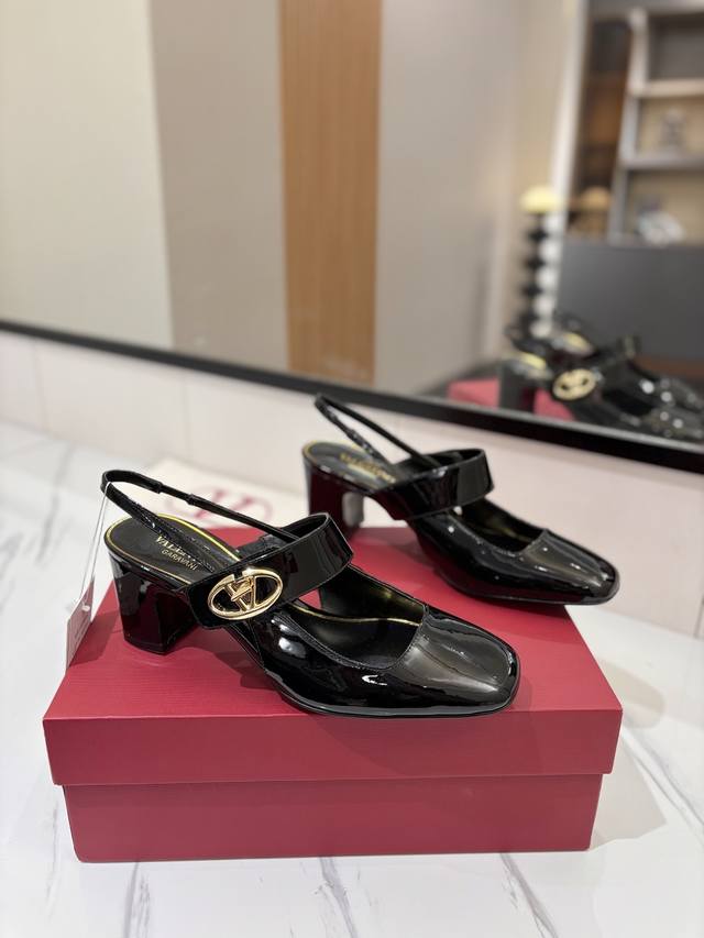 Factory Price Pp: Valentino's Hottest New Arrival, The Mary Jane Design Seamless