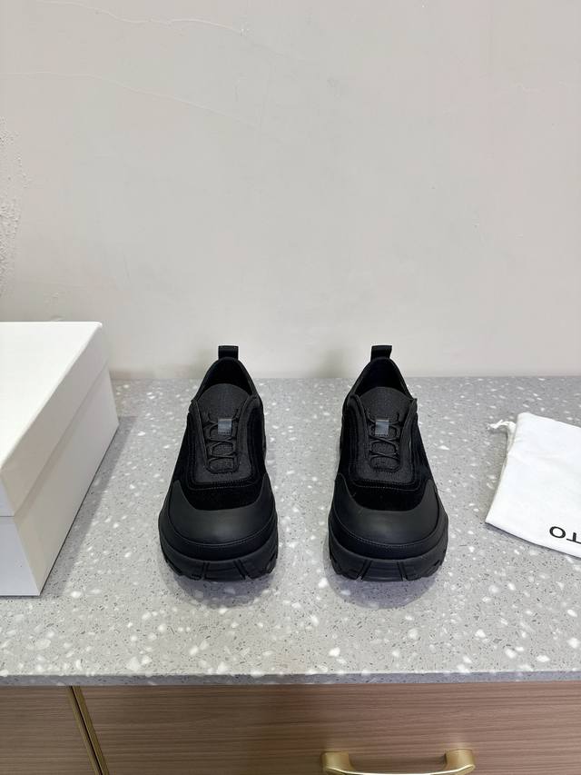 Amomento Niche Streetwear Brand, Early Spring New Arrival From Seoul, South Kore