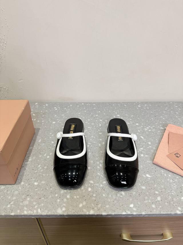 Miu Miu Miu Miu 25Ss Spring/Summer Chunky Heel Mary Jane Half-Slip-On The Fit Is