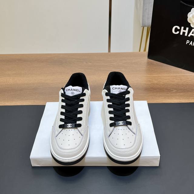Top-Tier Version Embossed Logo Chanel Classic Panda White Sneakers, Casual Sneak