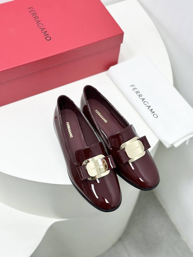 Zhang Junning's Same-Style Loafers Factory Price 24Ss Ferragamo New Version Vara