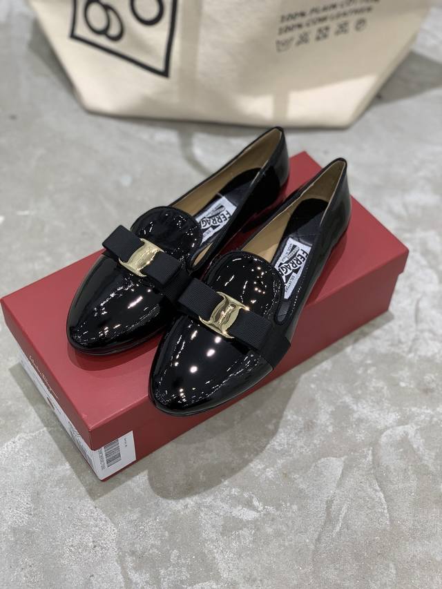 Factory Price In Stock Sf Ferraga*O Ferraga*Moo Classic Round-Toe Bow Flat Loafe