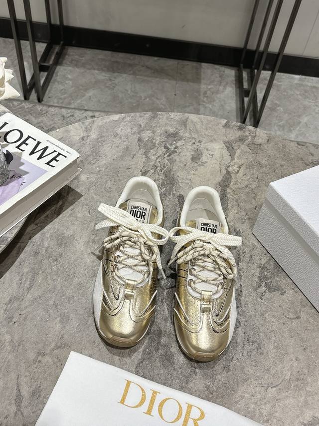 Airplane Box 10 Dior Spring/Summer Runway Sketch Graffiti Training Shoes Origina