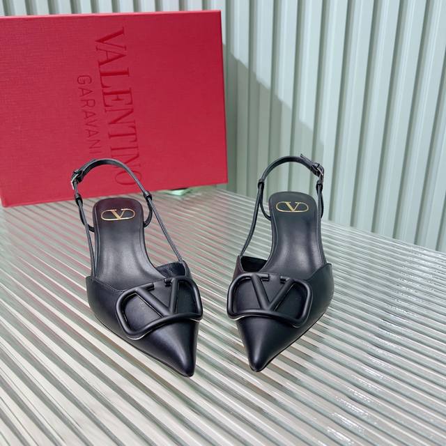 Valentino Valentino's Best-Selling V-Strap High Heels! For Those Who Prioritize