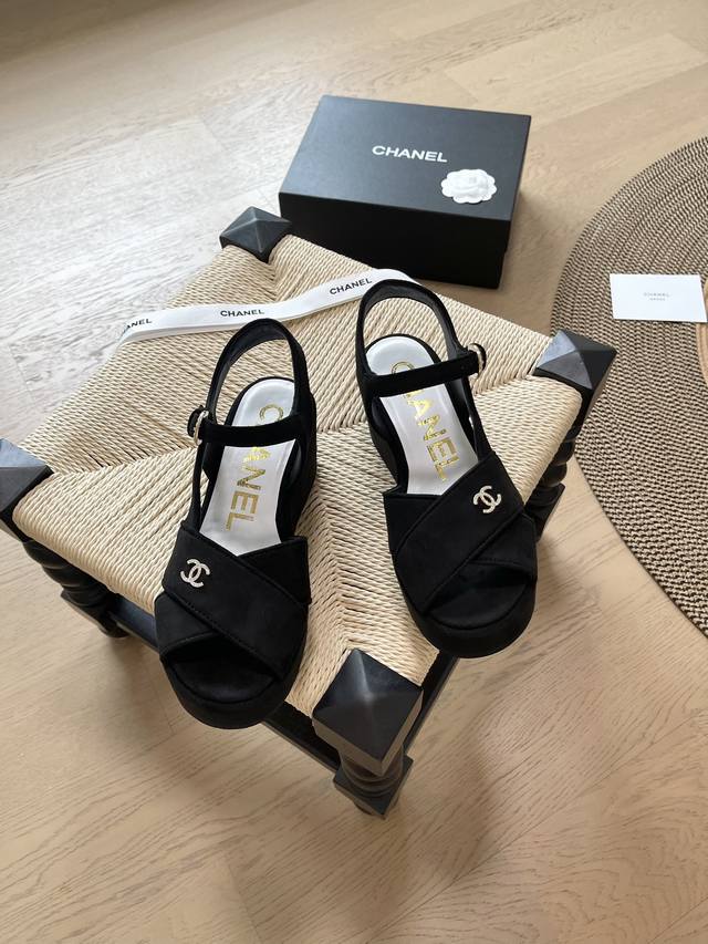 Chanel 24A Fish-Mouth Thick-Soled Sandals Superbly Beautiful And Height-Enhancin