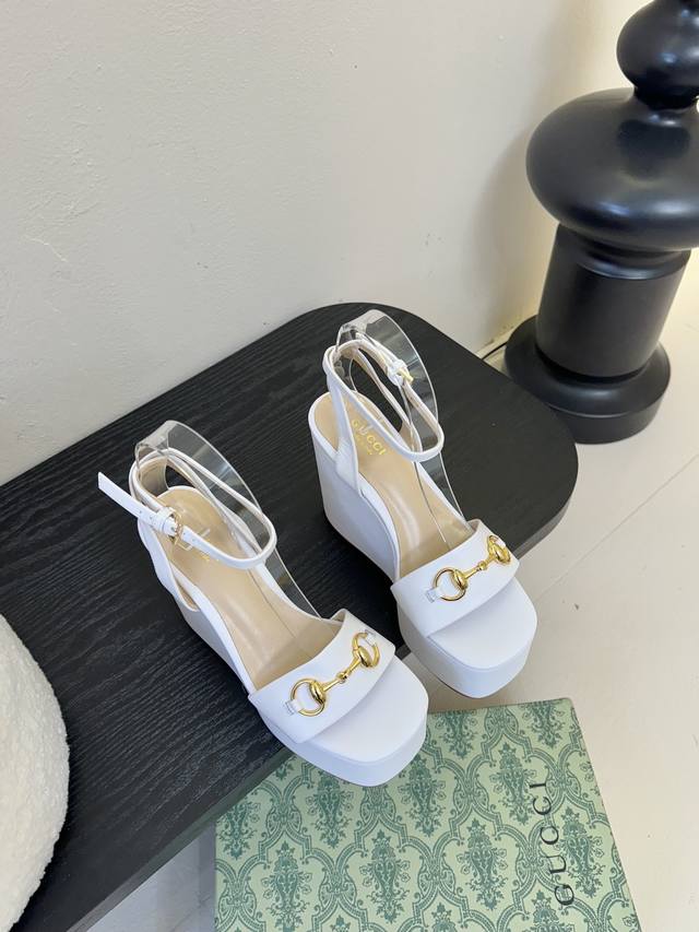 Gucci Classic Double G Diamond Buckle Vintage-Inspired Thick-Soled Sandal Series