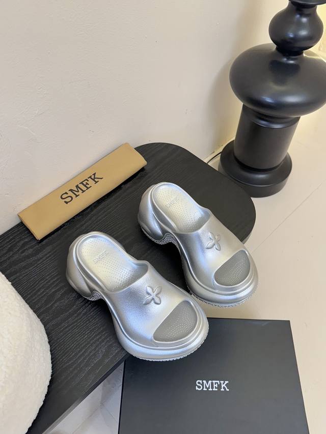 Smfk Niche Fashion Brand Bestseller With A Unique Embossed Design And Thick Sole