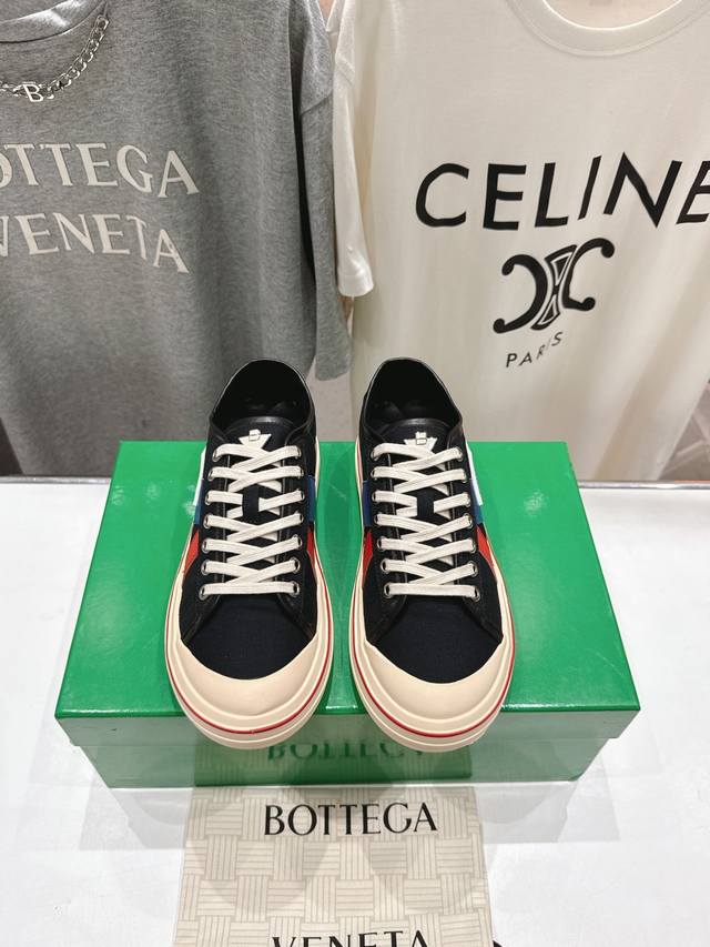 High-End Version Now Available. Bottega Veneta Bv25Ss New Retro Eliot Casual Sne