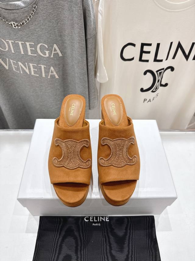 High-End Version, Newly Released. Celine 2025Ss, The Latest Retro-Inspired Thick