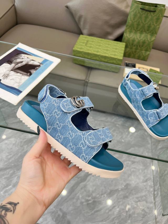 Gucci Gucci Sandals, Gucci Beach Sandals. Early Spring Collection Classic Vintag