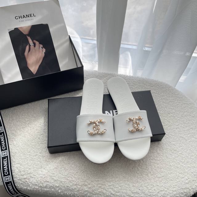 Xiao Xiang Summer New Arrival! Pearl And Diamond Buckle Flip-Flop Series New Rel