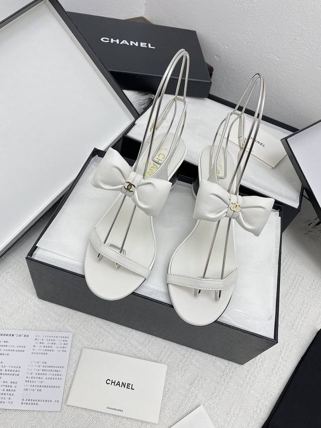 Top-Tier Version Of Chanel's 2025 New-Style Chunky Heel Bow Sandals. Features A