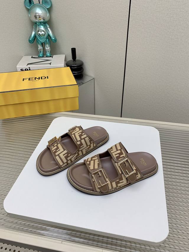 Factory-Direct High-End Version Fendi 25Ss Fendi Series Flat Sandals A Must-Have