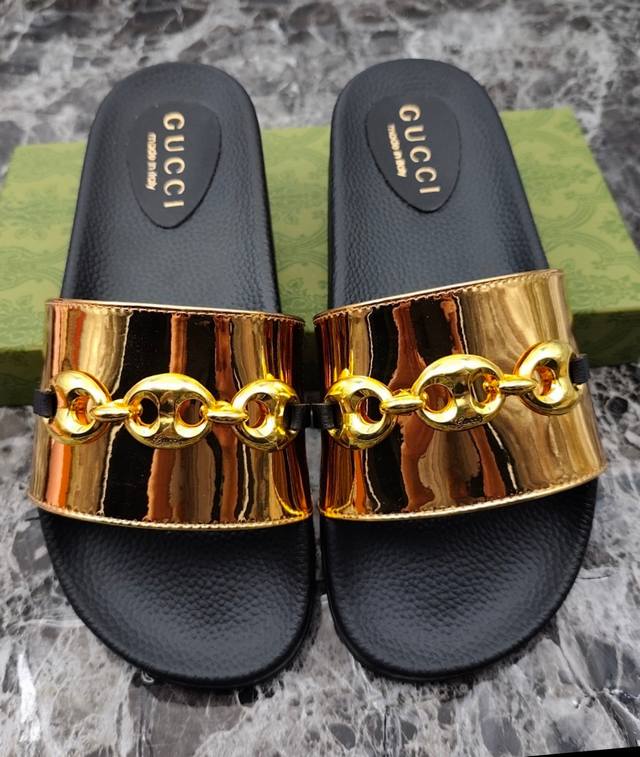 Available Year-Round Gucci Embossed Design Price, Unisex, Couple's Set Gucci Sli