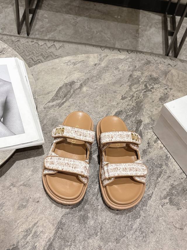 Dior Spring/Summer Latest Sandals, Endorsed By Numerous Celebrities And Influenc
