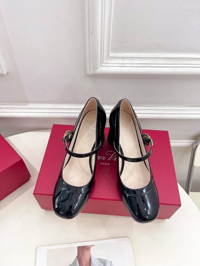 R 25 2025 Spring/Summer New Arrival Tres Vivier Flower Diamond Buckle Lacquered