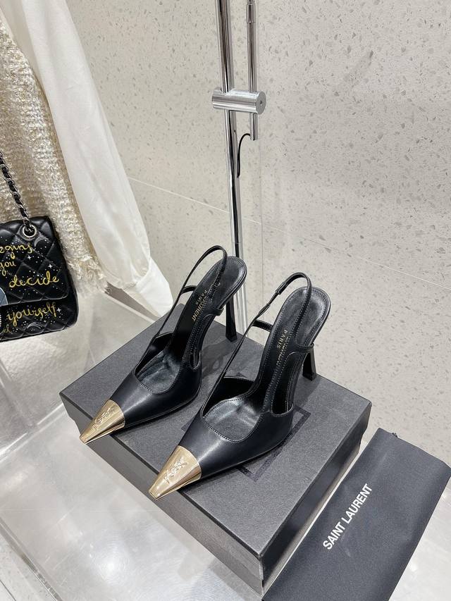 Factory-Direct Saint Laurent* Saint Laurent 24 Brand Logo Metal-Tip High-Heel Op