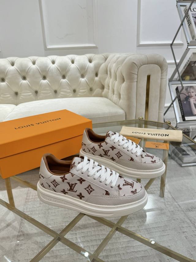 Lv Official,:,Lining: Imported Sheepskin Lining, 4Cm Thick Heat-Resistant, Wear-