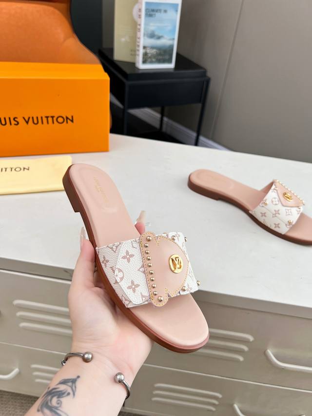 Louis Vuitton Spring/Summer Latest Model This Lv Frame Flat Sandal Combines Mono