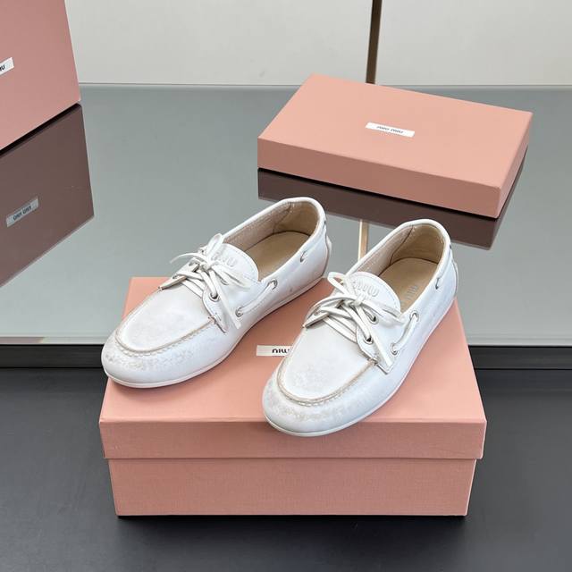 Bestseller Miu Miu | Early Spring Runway New Arrival Retro-Washed Leather Loafer