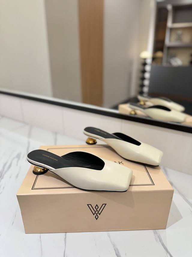 Factory Price: Vanda Novak, An Italian Brand, Exclusive Online. Developed Over 3