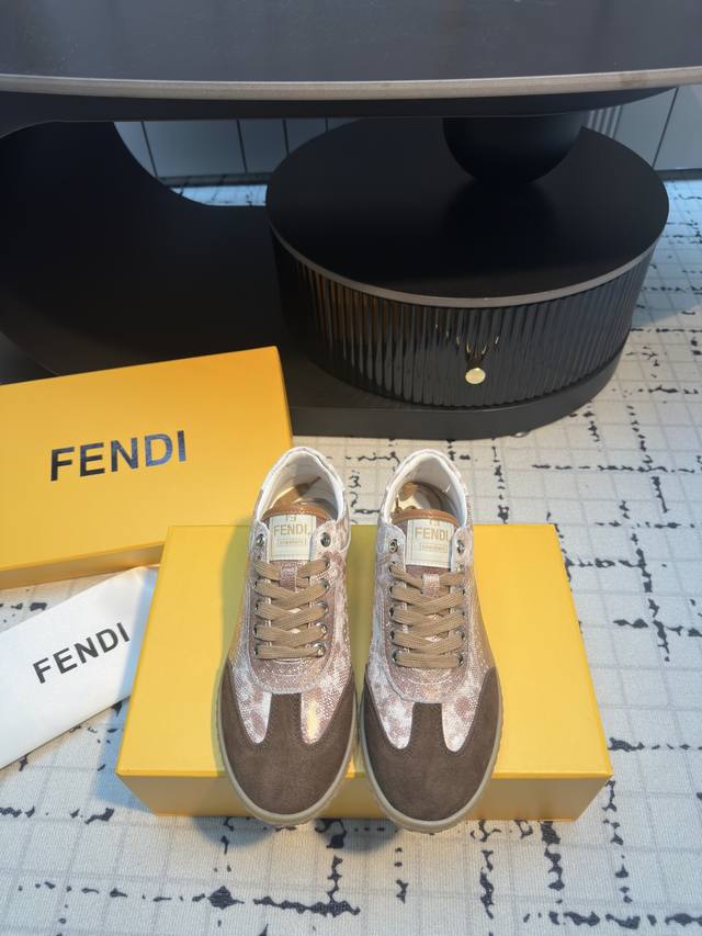 Fendi 2025 Spring/Summer White Sneakers Retro Classic Design ~ Fashionable And V