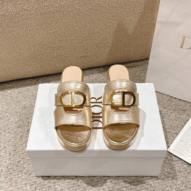 Premium Resale Grade! 30 Montaigne Series Is An Essential Piece In The Dior Ward