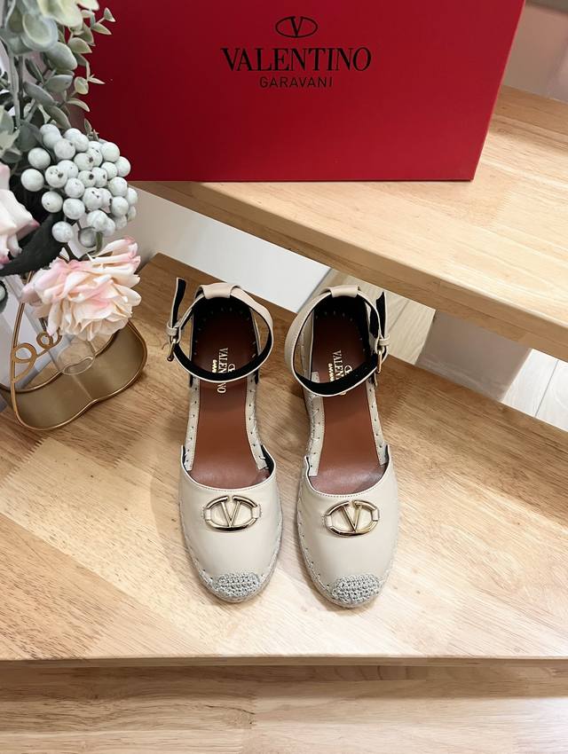 Valentino Garavani Crocodile-Embossed Leather Lace-Up Wedge Sandals - Metal-Effe
