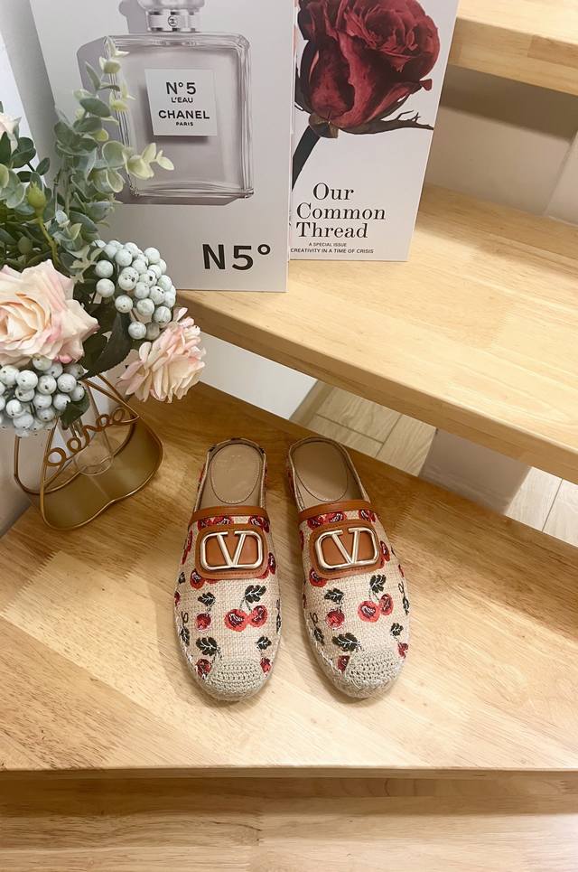 Valentino Garavani Cherry Pattern Jacquard Raffia Mule New Style Slippers Fisher