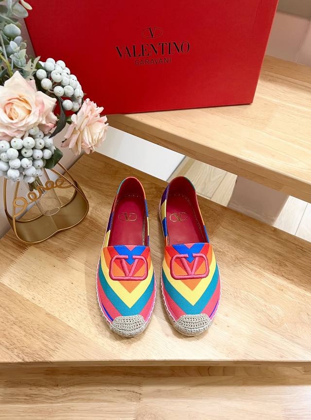 Valentino Garavani Valentino Printed Canvas New Fisherman Shoes - Embroidered Vl