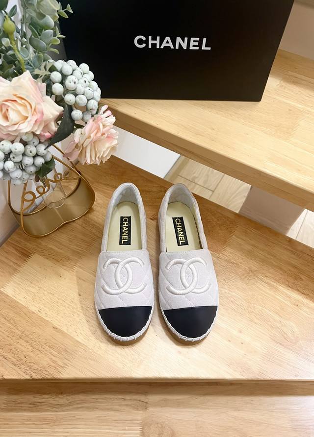 Chanel Chanel 25Ss New Early Spring Double C Color-Blocking Suede Calfskin Fishe