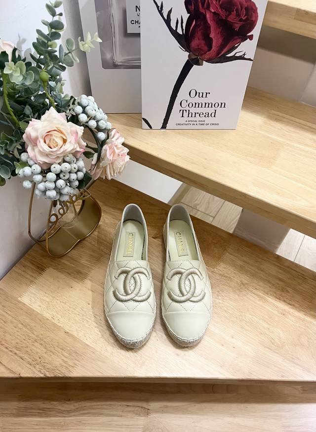 New Arrival Chanel 25Ss New Spring Double C Color-Block Sheepskin Fisherman Shoe
