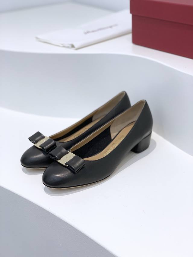Salvatore Ferragamo Vara Butterfly Bow Classic Mid-Heel Pumps With Leather Bow A