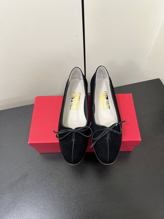 Ferragamo Butterfly Bow New Single Shoes Upper: Top-Layer Cowhide Suede Lining: