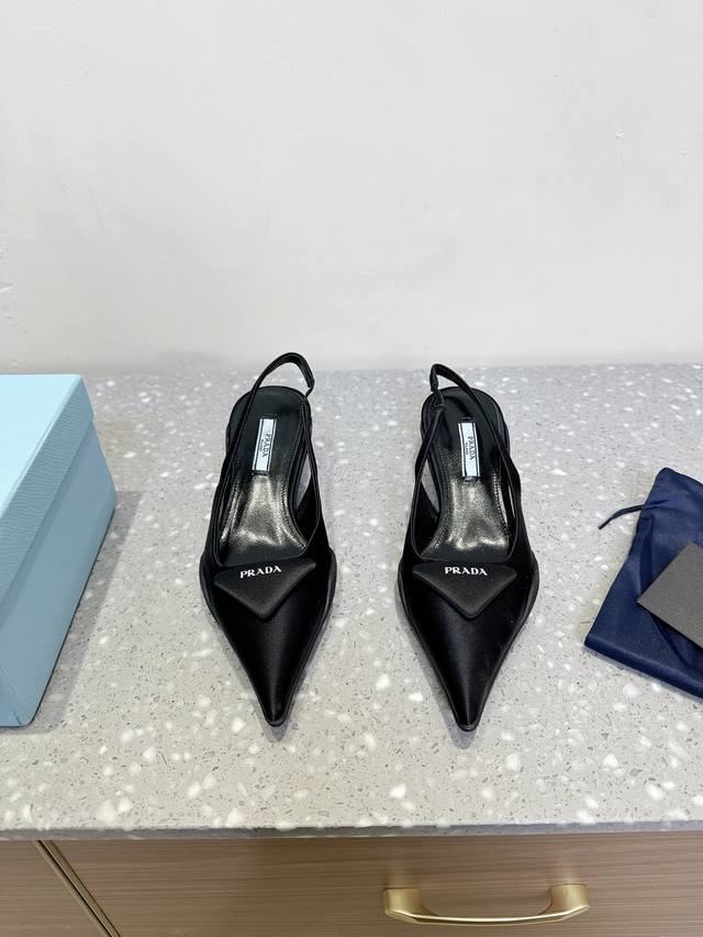 Prada Prada 25Ss Spring/Summer New Arrival Pointed Toe Triangle Logo Kitten Heel