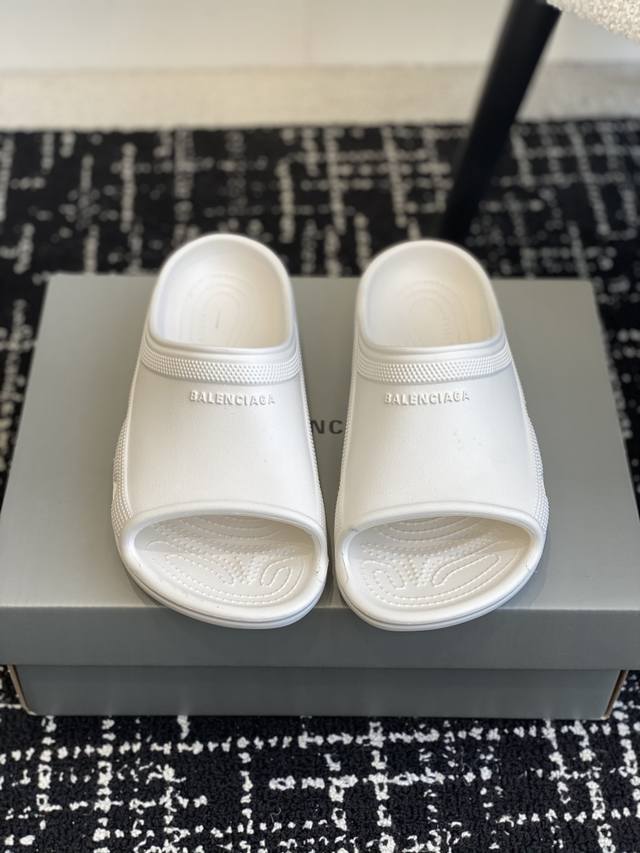 Premium-Quality Balenciaga Paris Pool Crocs Collaboration Thick-Soled Slippers 1