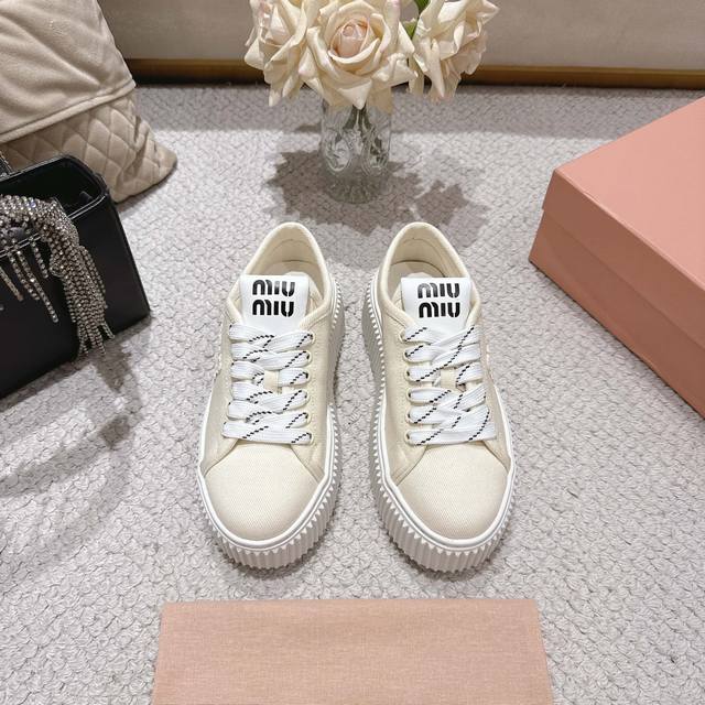 Factory-Direct, Miu Miu Spring/Summer Runway-Inspired Cookie-Style Shoes, Thick-