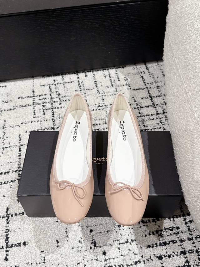 Repetto Niche Fashion Brand 25Ss Spring/Summer New Arrival Crescent-Shaped Open-