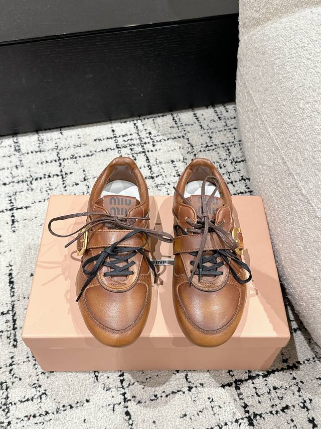 Miu Miu 25 Latest Runway Collection Debut, Casual Shoes. Three-Dimensional Cutti