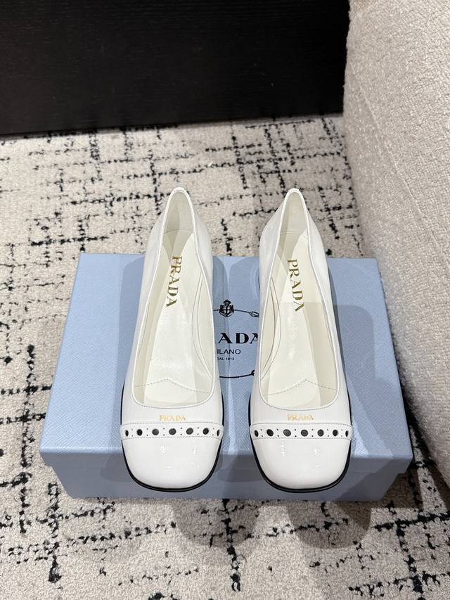 Prada 25 Early Spring New Arrival, Single-Strap Mary Jane Shoes A Retro-Inspired