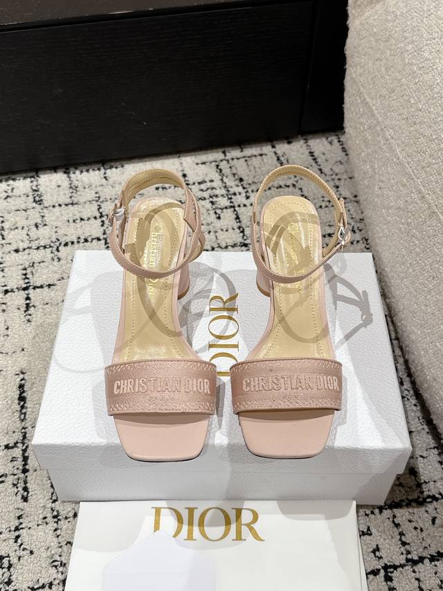 Dior 2025 Spring/Summer New Arrival Dior Dway High-Heel Embroidered Sandals This